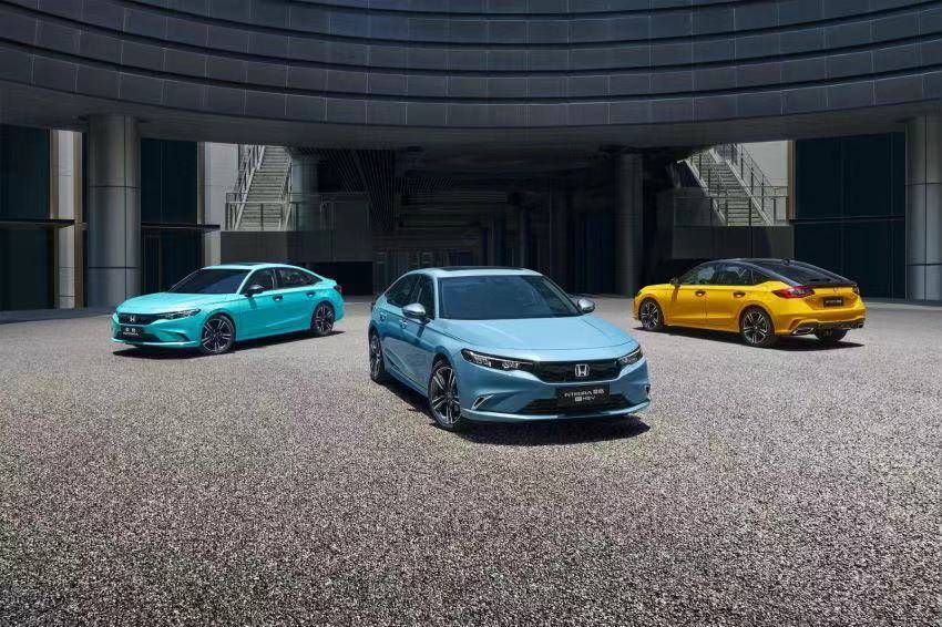 選擇困難癥犯了,型格e:HEV和凱美瑞雙擎誰更香?