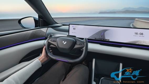 15分鐘20次點贊極越01 李彥宏:汽車機器人就是未來