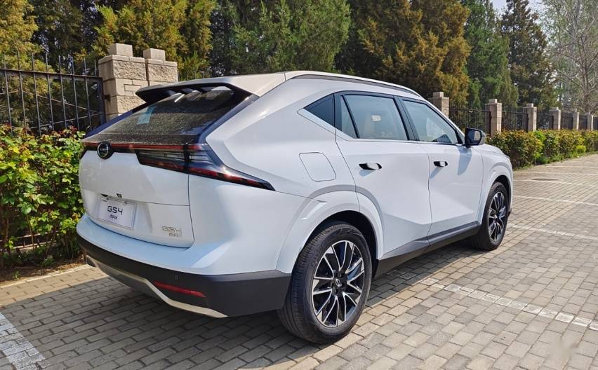 試駕傳祺GS4 MAX,10萬級燃油SUV能帶來哪些驚喜!