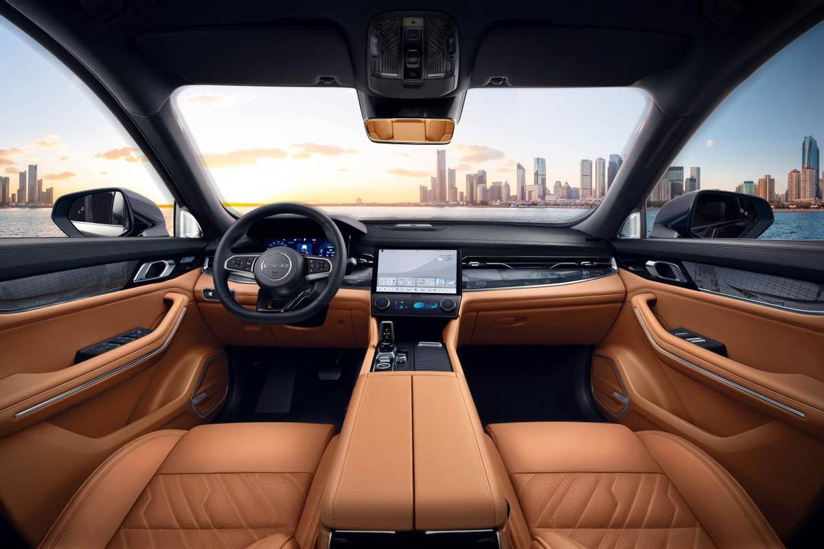 領(lǐng)克09四驅(qū)全球版和漢蘭達,誰是家庭越野出游的理想選擇?