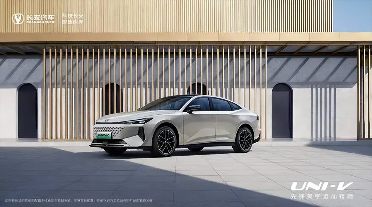 被視為運動型轎車標桿,第二代UNI-V為何成年輕人購車首選