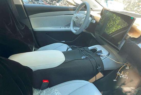 小鵬MONA首款車型諜照曝光 或6月正式發(fā)布