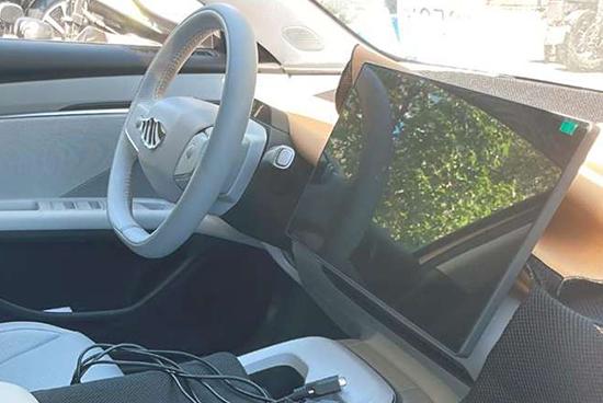 小鵬MONA首款車型諜照曝光 或6月正式發(fā)布