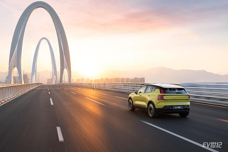 固執(zhí)的沃爾沃,和劍走偏鋒的全新EX30