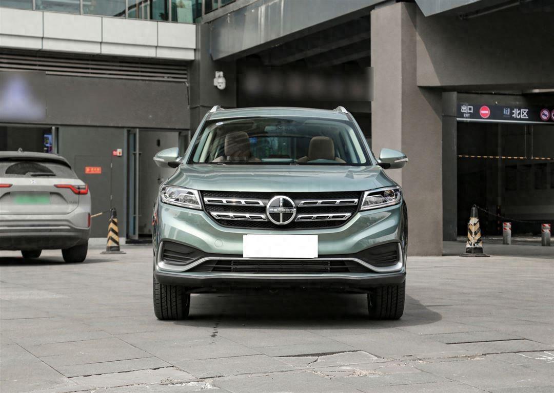 驚了!這臺國產車竟然是奔馳外觀+寶馬內飾?