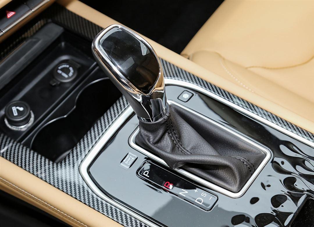 驚了!這臺國產車竟然是奔馳外觀+寶馬內飾?