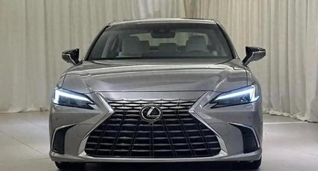 廣州車展新能源風頭強勁,燃油車關注度下滑,大眾轉型新勢力-有駕 廣州車展新能源風頭強勁,燃油車關注度下滑,大眾轉型新勢力-有駕