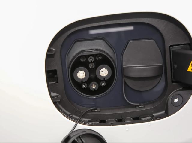 47.8萬元起售，純電續航681km，2025款奔馳EQE值得選擇嗎？-有駕