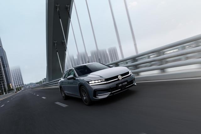 時尚動感與舒適操控的完美結合,邁騰B9展現經典魅力-有駕 時尚動感與舒適操控的完美結合,邁騰B9展現經典魅力-有駕