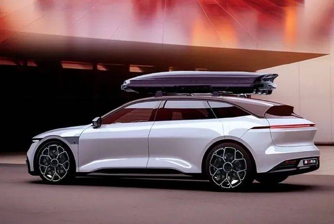 有空懸?極氪007旅行版諜照曝光