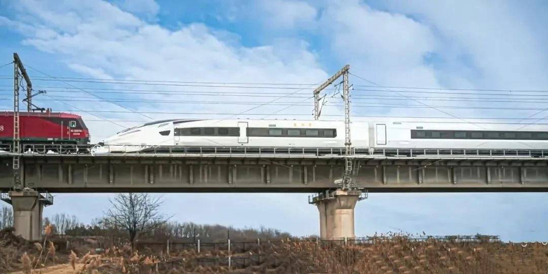 如約而至CR450來(lái)了,南北兩款車型同時(shí)亮相。