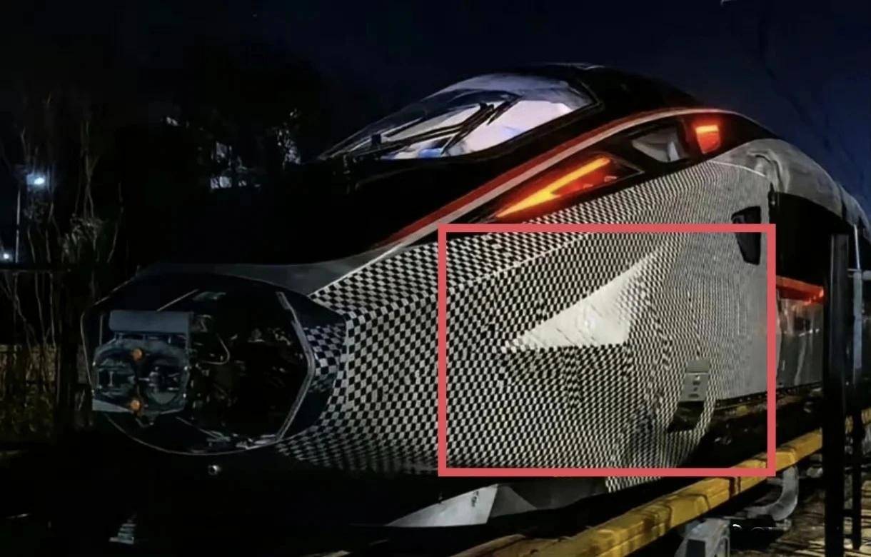 如約而至CR450來(lái)了,南北兩款車型同時(shí)亮相。