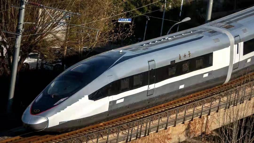 如約而至CR450來(lái)了,南北兩款車型同時(shí)亮相。