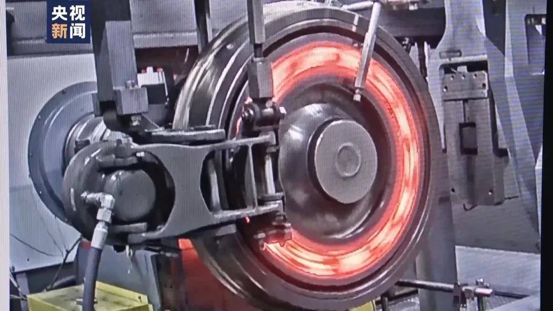 如約而至CR450來(lái)了,南北兩款車型同時(shí)亮相。