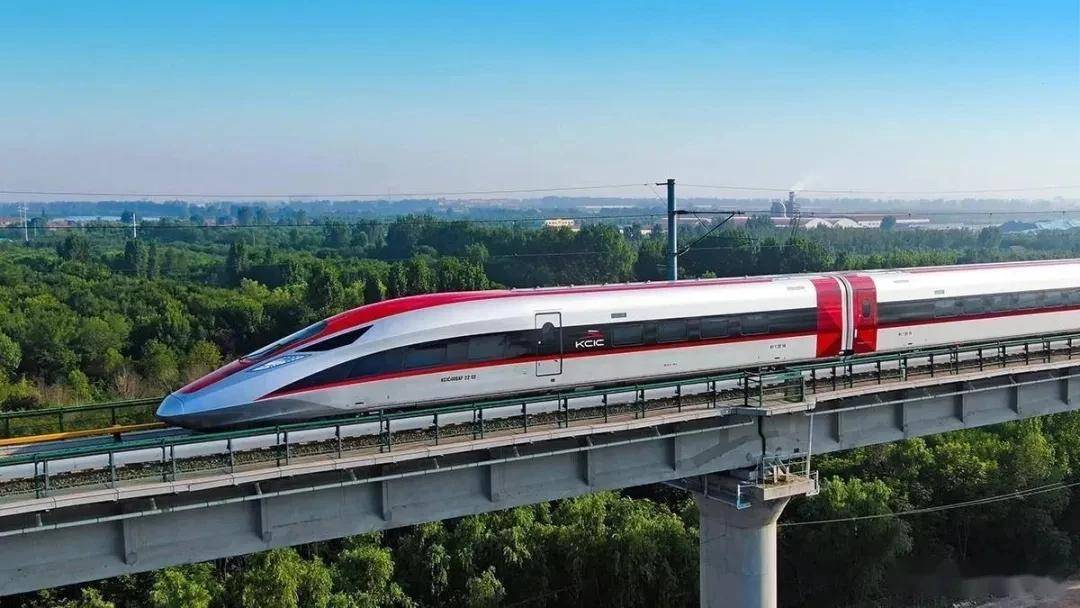 如約而至CR450來(lái)了,南北兩款車型同時(shí)亮相。