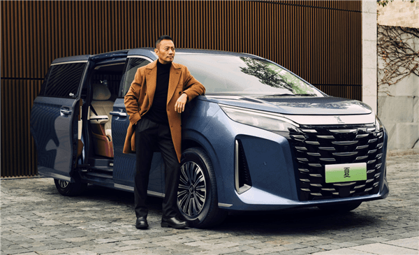 別克GL8最強對手登場!比亞迪MPV夏正式上市:24.98萬起 全系標(biāo)配天神之眼高階智駕!比亞迪全新MPV夏正式上市:24.98萬起