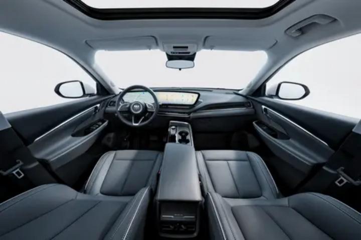 配30英寸曲面屏/車機系統(tǒng)更新!有47項升級的新款別克E5有何不同