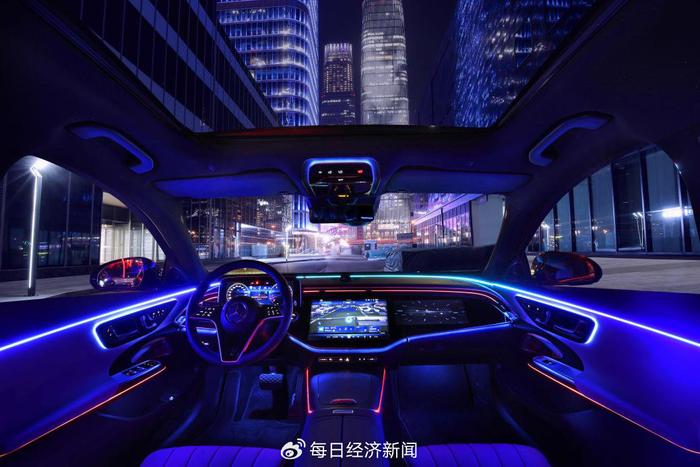 梅賽德斯-奔馳長軸距E級車:以百年智造終結(jié)豪華出行的“選擇悖論”