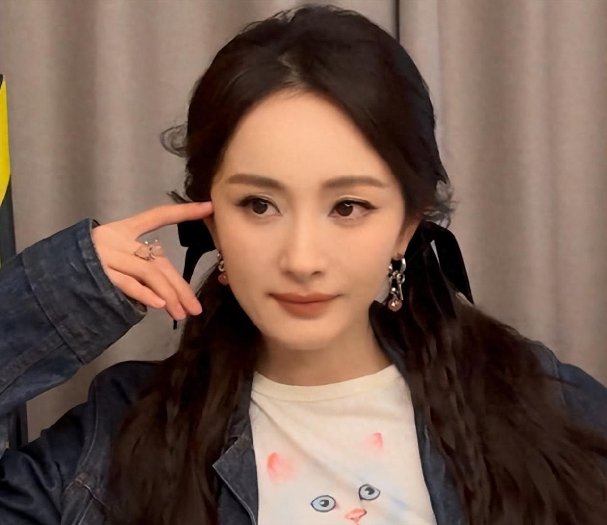 “是楊冪還是小糯米”,楊冪38歲仍營銷”少女感”引發爭議