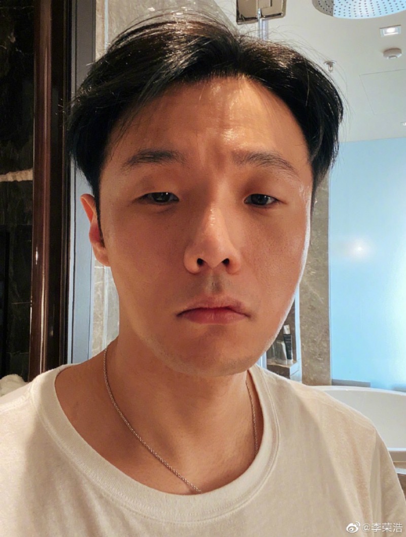 李榮浩被常州熱出雙眼皮