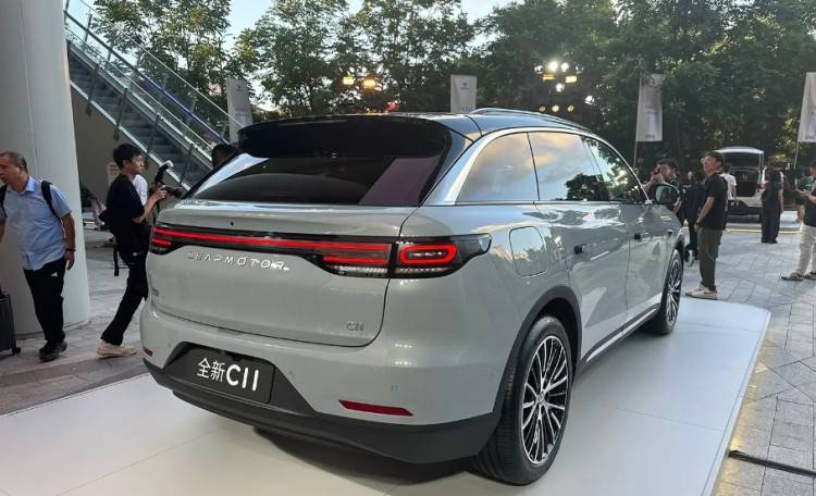 超110項重磅升級而來,零跑全新C11 14.98萬起售!