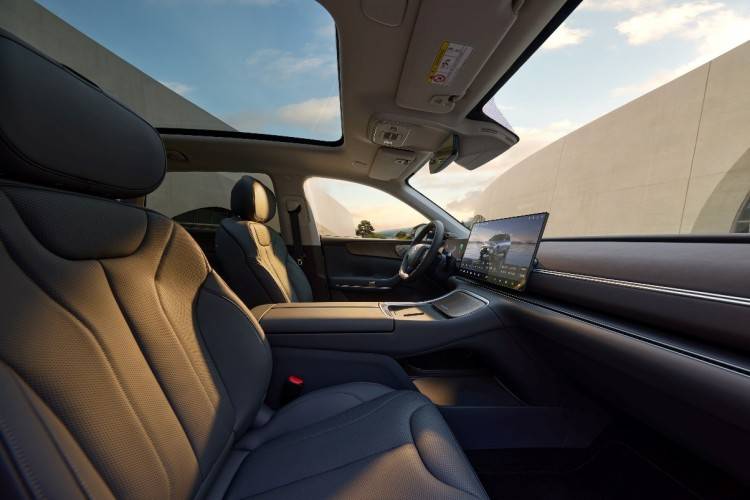 超110項重磅升級而來,零跑全新C11 14.98萬起售!