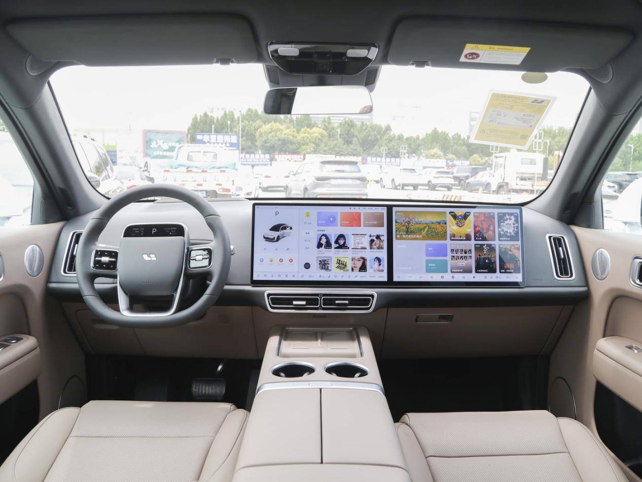 20萬出頭智駕天花板,它能否贏過理想L7