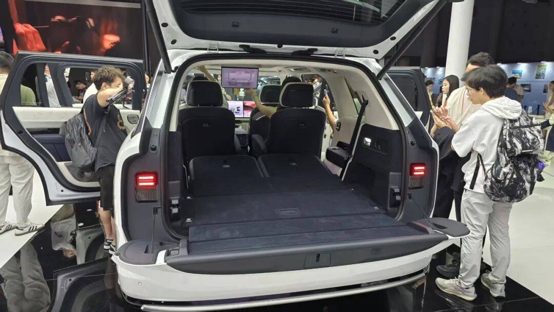 我們走了3萬步給你挑出了最值得看的10款熱門新車