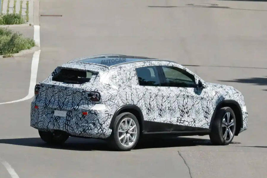 純電續航800公里!純電奔馳C級預告圖發布