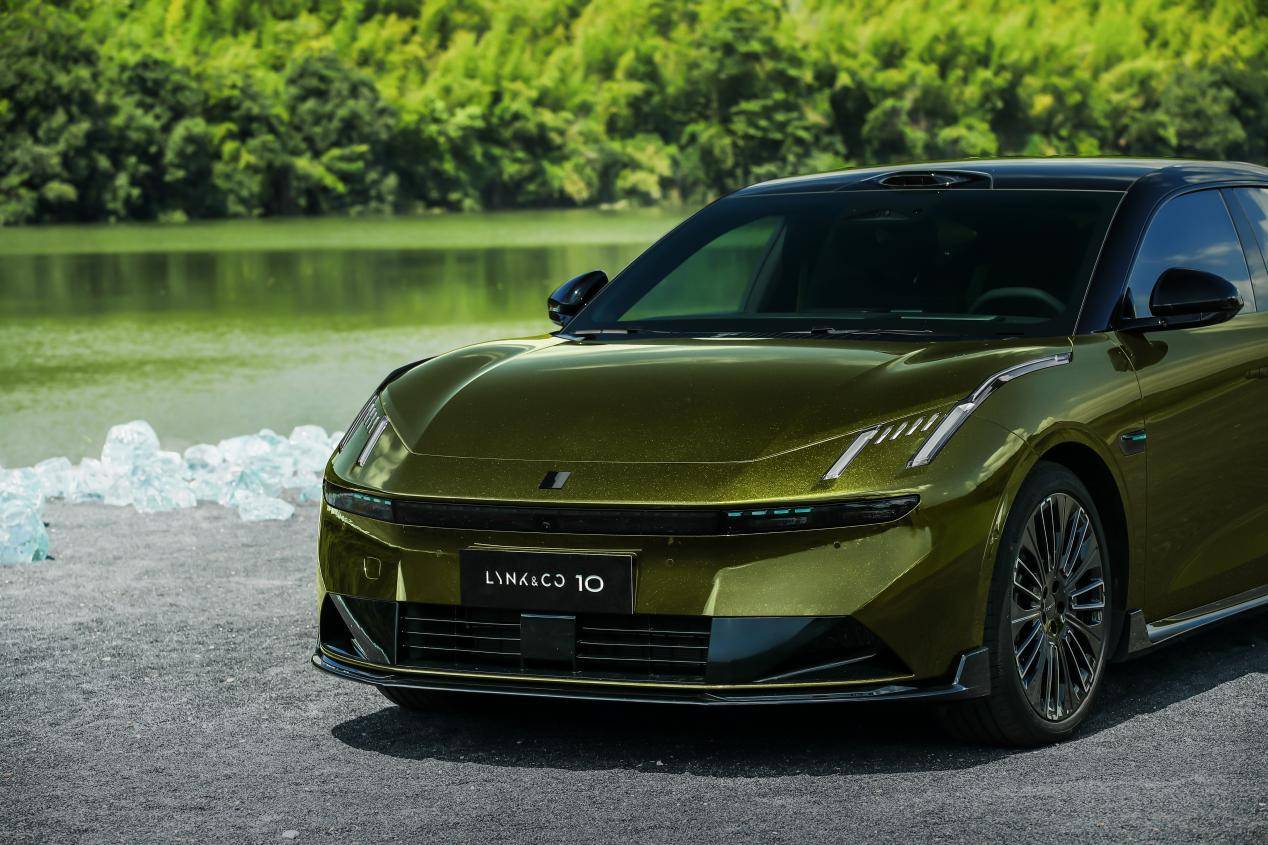 汲取Z10經(jīng)驗,領(lǐng)克10 EM-P“入門即高配”