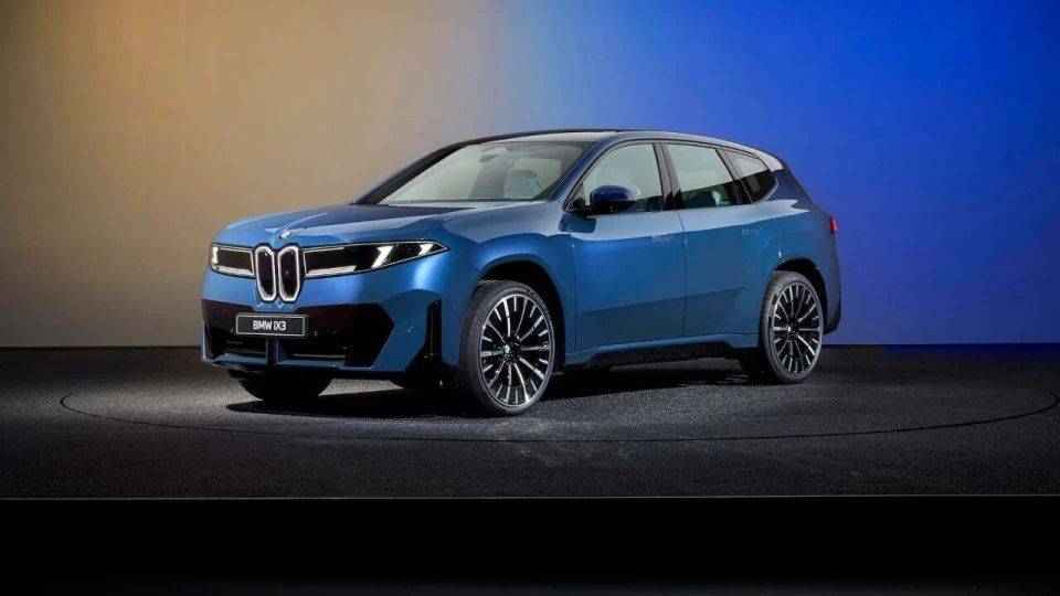 寶馬新世代iX3,車內全是屏,純電900公里