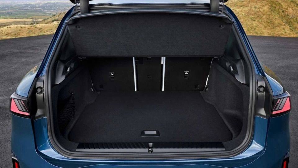 寶馬新世代iX3,車內全是屏,純電900公里