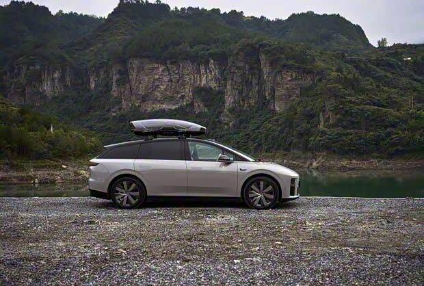 理想i6內(nèi)飾首發(fā):后排雙屏+冷暖冰箱 9月26日正式上市