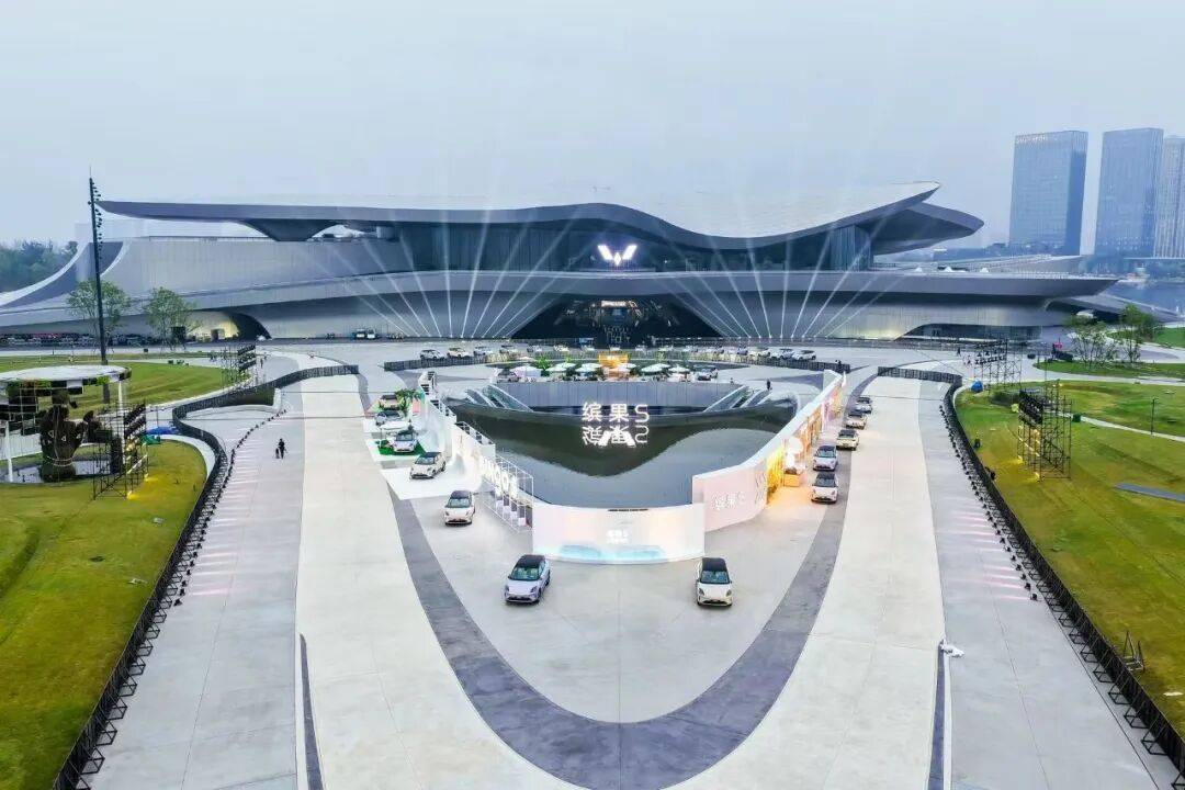 五菱繽果S 6.38萬享受入門即高配 A0級純電車品價新標桿