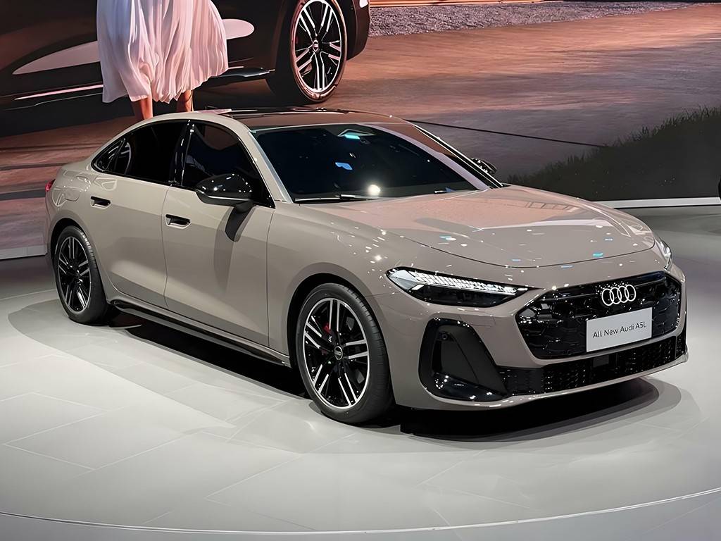 純電版奧迪A4曝光!外觀比寶馬還激進,純電續(xù)航或超700km