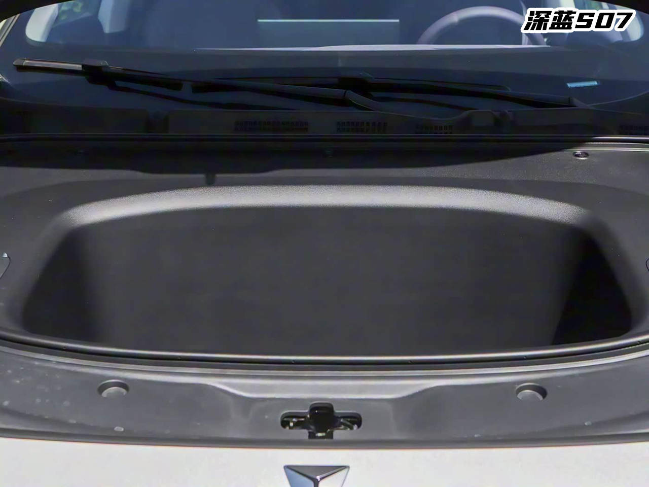 15萬級SUV對決:搭載華為智駕的全新深藍S07和海獅06,誰更全面?