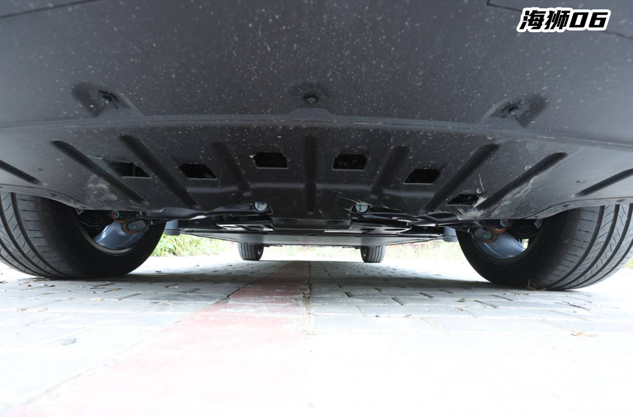 15萬級SUV對決:搭載華為智駕的全新深藍S07和海獅06,誰更全面?