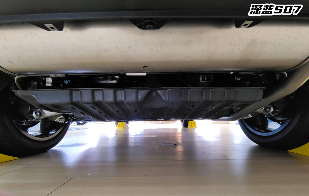 15萬級SUV對決:搭載華為智駕的全新深藍S07和海獅06,誰更全面?