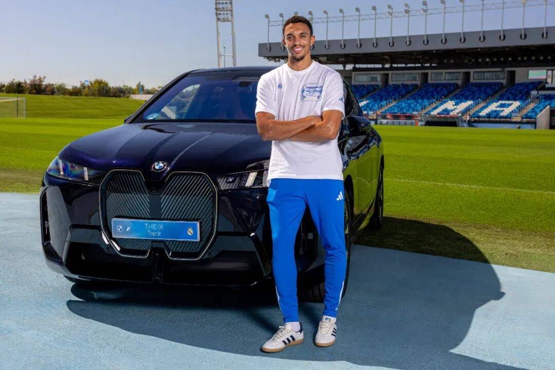 姆巴佩開(kāi)上了寶馬7系!皇馬一線隊(duì)全員換新寶馬!