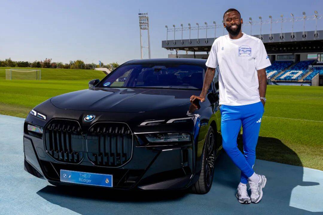 姆巴佩開(kāi)上了寶馬7系!皇馬一線隊(duì)全員換新寶馬!