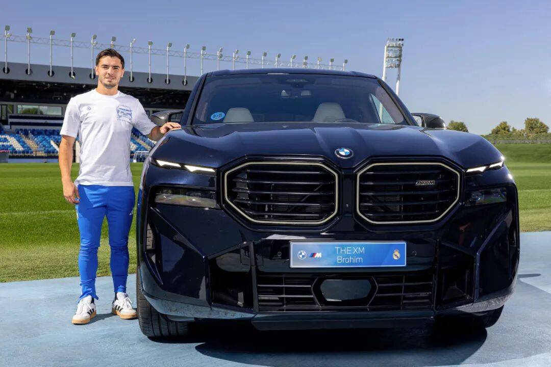 姆巴佩開(kāi)上了寶馬7系!皇馬一線隊(duì)全員換新寶馬!