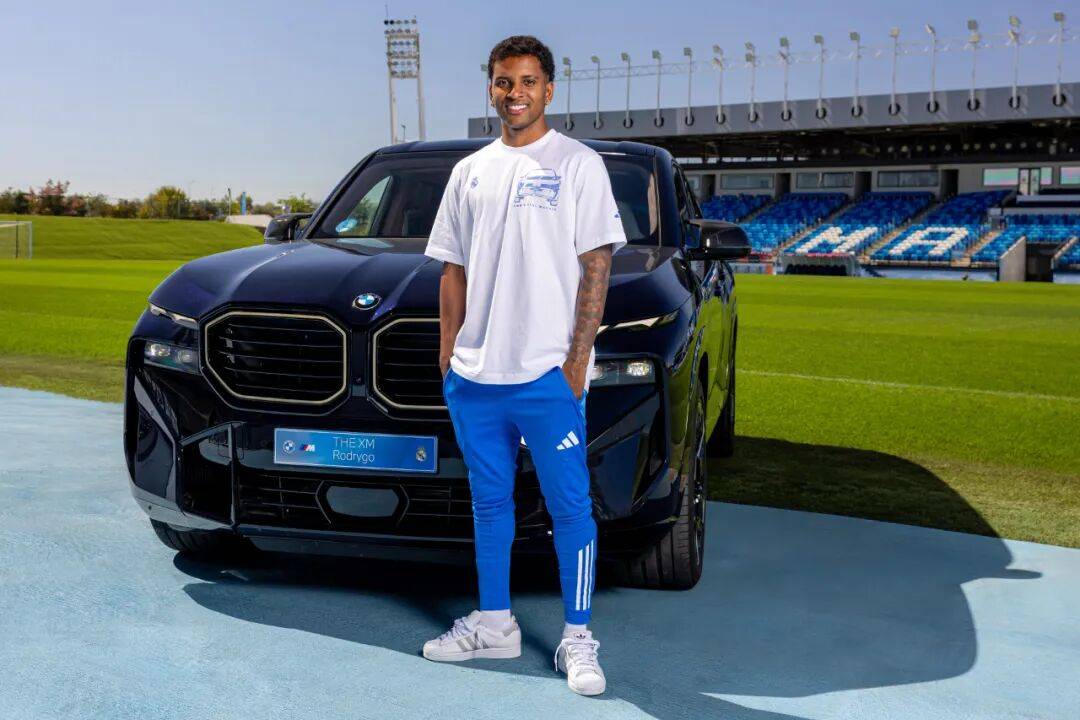 姆巴佩開(kāi)上了寶馬7系!皇馬一線隊(duì)全員換新寶馬!