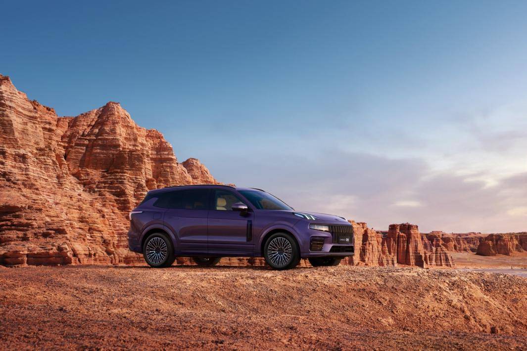 2026款領(lǐng)克09四驅(qū)探索版:標配全時四驅(qū) 二排通風按摩座椅