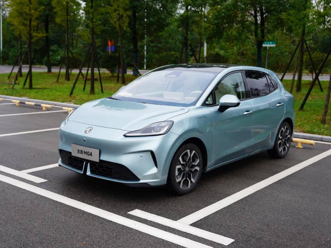 9萬塊530km續航!還帶高速領航和座椅通風?這臺全球車憑啥能賣爆?