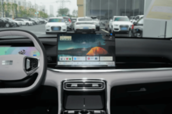 頂配價格不到10萬,星耀6把插混轎車的“高配”變成了“標(biāo)配”?