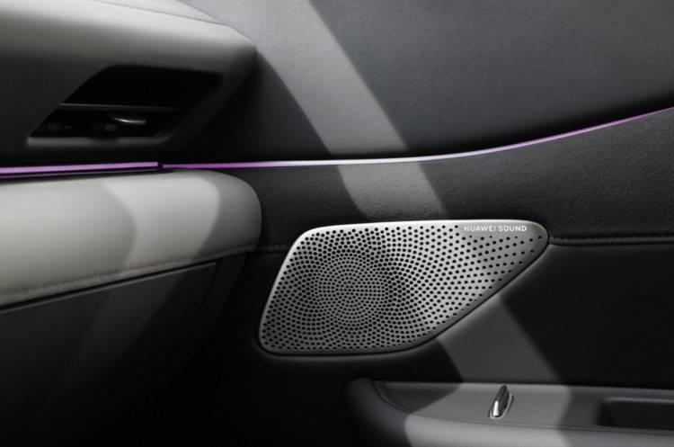 燃油智能第一車!天籟?鴻蒙座艙全球首發(fā),華為技術(shù)加持