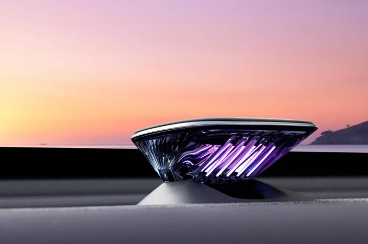 燃油智能第一車!天籟?鴻蒙座艙全球首發(fā),華為技術(shù)加持