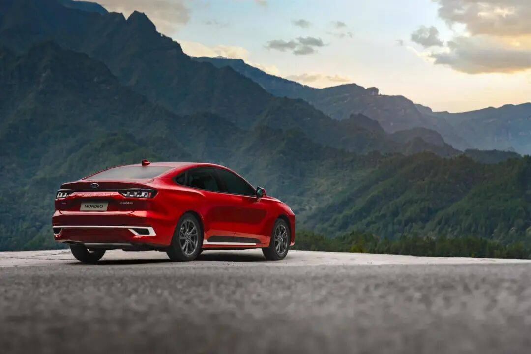 不卷價格卷體驗!蒙迪歐斬獲“用戶滿意度第一”背后的深層邏輯