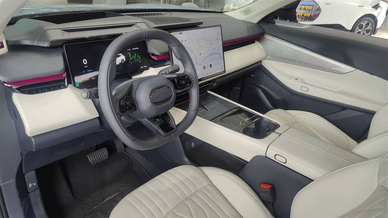 獨立試駕新款領克08 EM-P:配置大改/價格下調,轉向務實路線