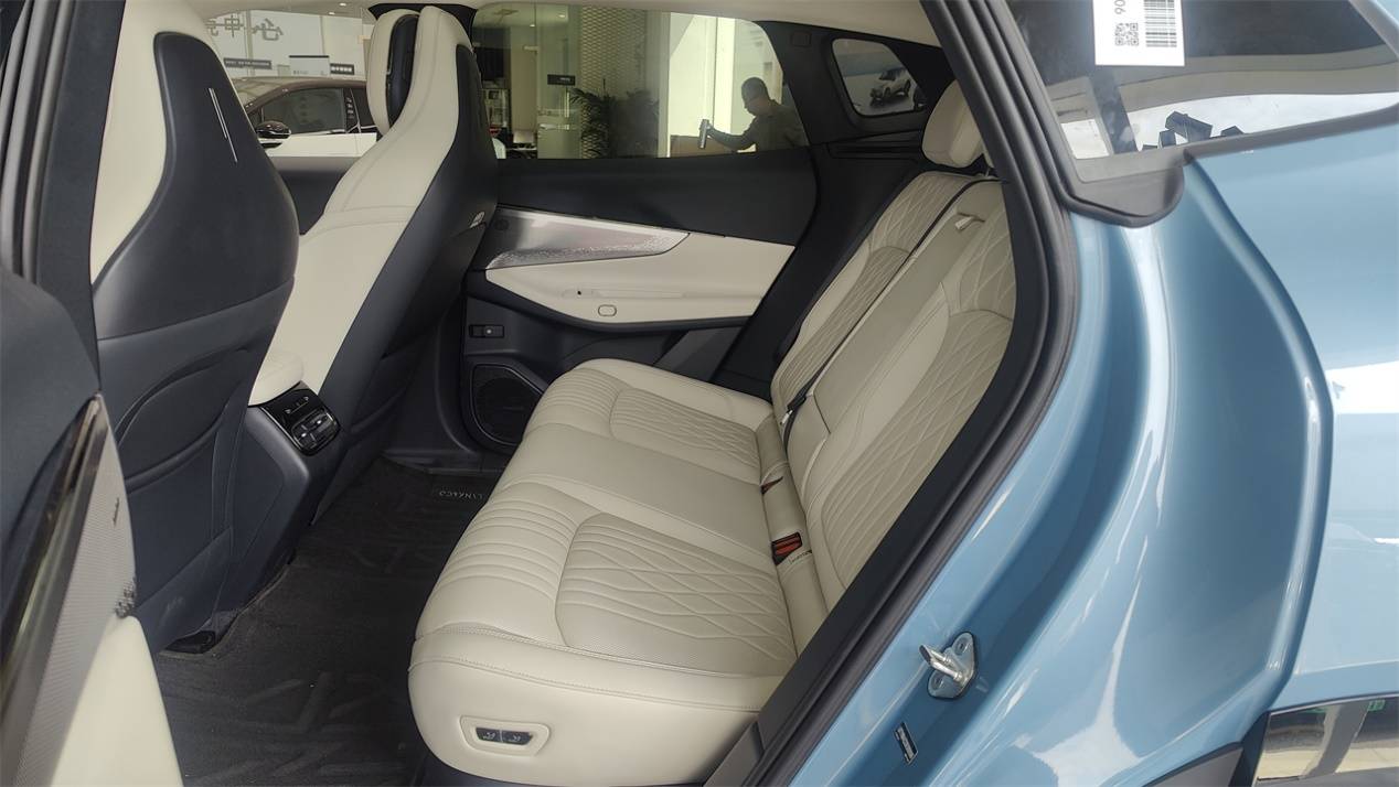 獨立試駕新款領克08 EM-P:配置大改/價格下調,轉向務實路線